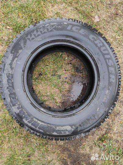 Bridgestone Ice Cruiser 7000 235/70 R16