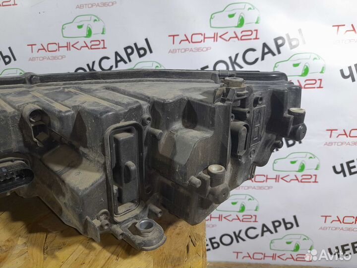 Фара правая Skoda Octavia A8 (2020+)