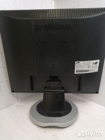 Монитор Samsung SyncMaster 710N