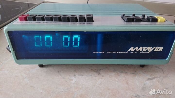 Приёмник трёхпрограммный Алатау-201