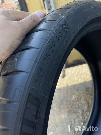 Michelin Pilot Sport 4 S 245/35 R20 и 275/30 R20