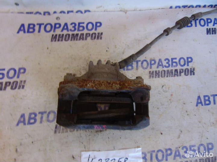 Суппорт передний правый для Peugeot 300 308 2007