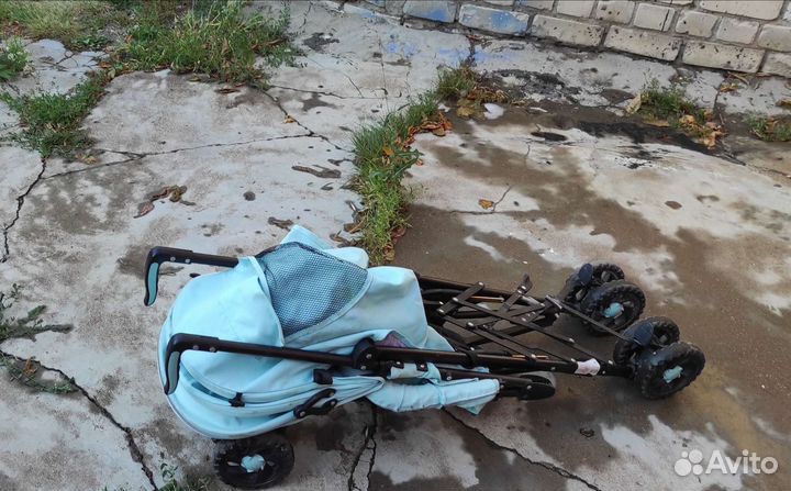 Прогулочная коляска