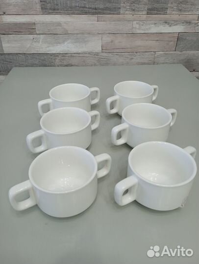 Набор - фарфоровые чашки - бульоницы