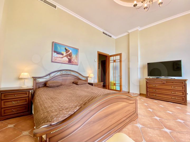 2-к. квартира, 67 м², 2/6 эт.