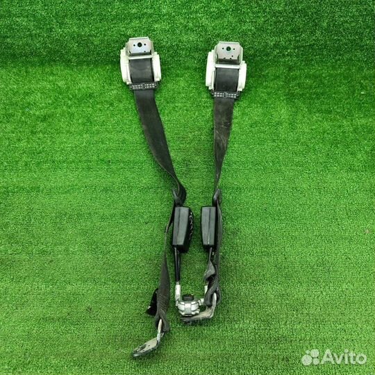 Ремень безопасности задний Skoda Fabia 2 (5J) 2008