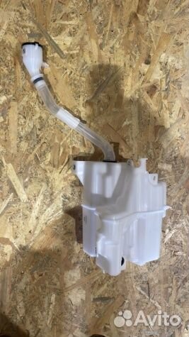 Бачок омывателя Toyota Rav 4 XA50