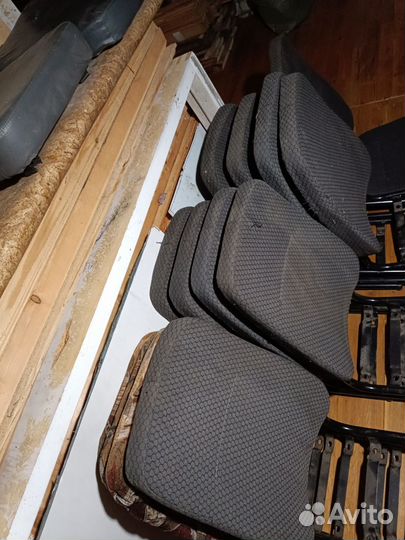 Сиденья салона микроавтобуса