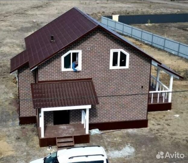 Строитель с личным автомобилем