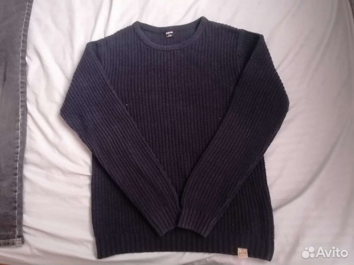 Продам два пакета одежды (белый пакет)