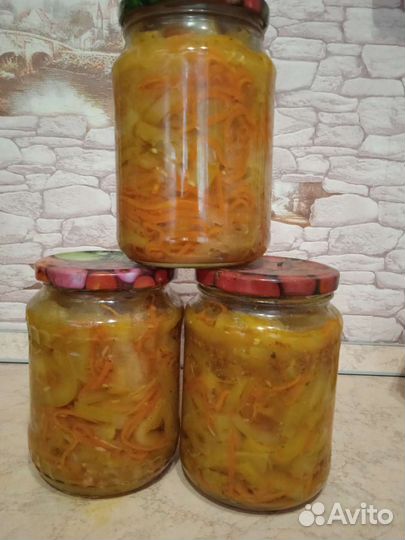 Огурцы и томаты, салаты, капуста