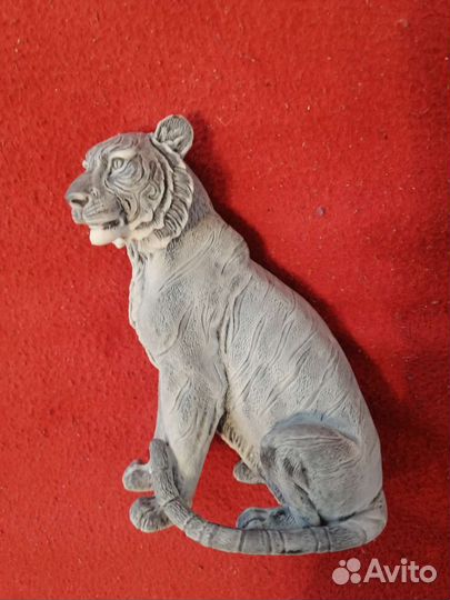 Статуэтка тигр
