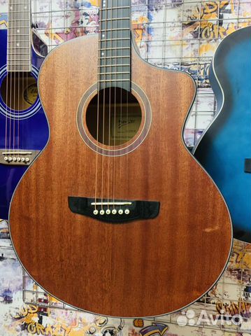 Гитара акустическая + аксессуар