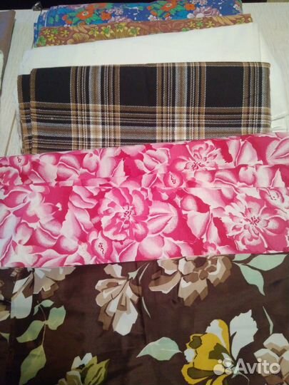 Разнообразные винтажные ткани СССР