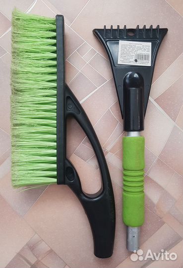 Щётка со скребком