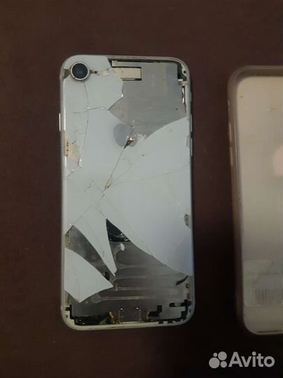 Телефон iPhone 8 64 gb