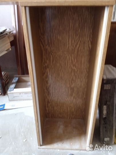 Полка навесная для книг