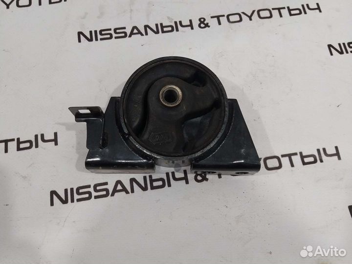Подушка двигателя новая на Nissan Primera P12