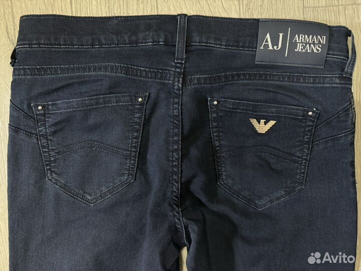 Джинсы armani