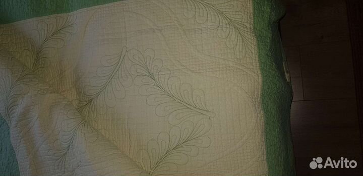 Новый комплект покрывало и две наволочки Китай