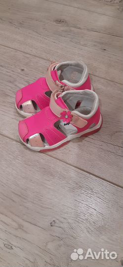 Сандалии для девочки