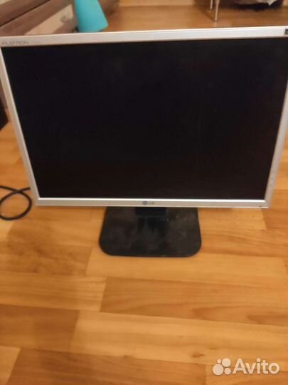 Монитор LG 19