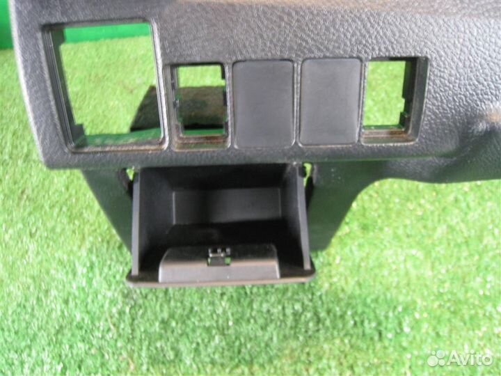 Накладка торпедо Toyota Auris E18 2015