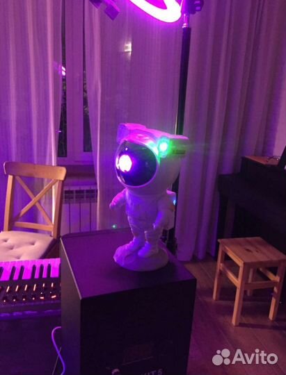 Детский ночник проектор космонавт новый