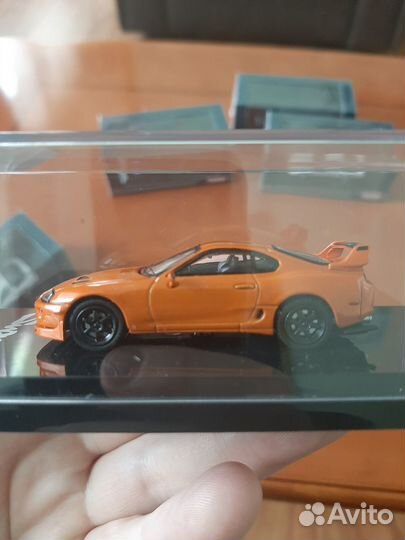 Коллекционные машинки 1/64