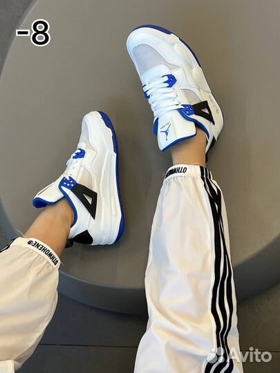 Кроссовки женские