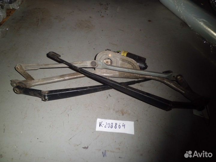 Моторчик стеклоочистителя передний (Audi A4)