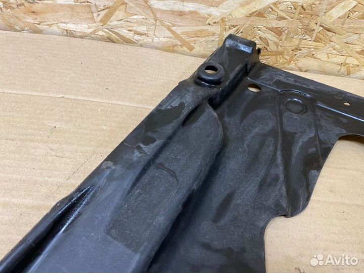 Защита днища левая Audi A4 8E AUK 2006