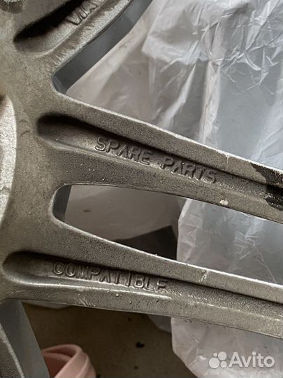 R17 Bridgestone Blizzak VRX 245/40, PCD 5x112 DIA 66.6