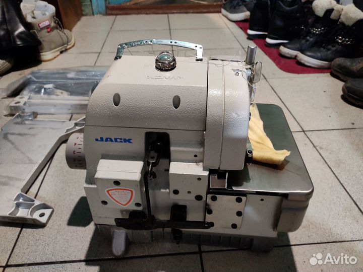 Швейная машина