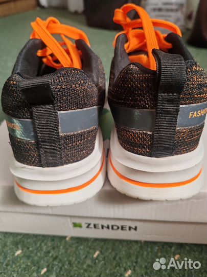 Кроссовки новые