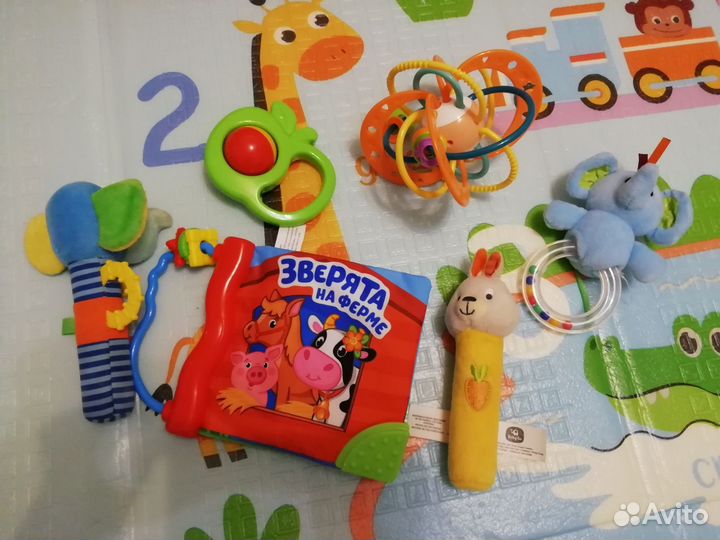 Игрушки для малышей пакетом