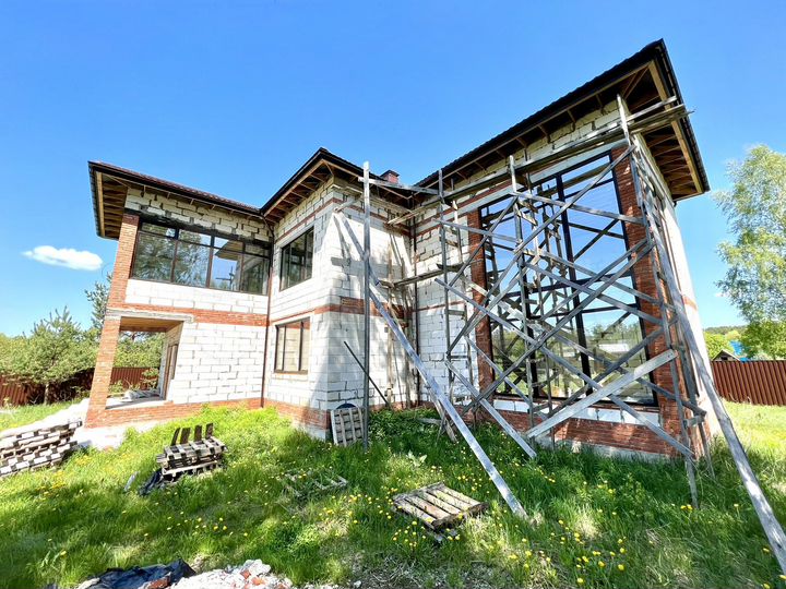 Коттедж 290,8 м² на участке 25 сот.