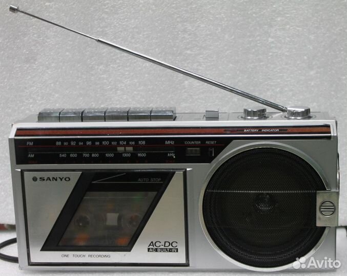 Магнитола Sanyo M1670F Япония