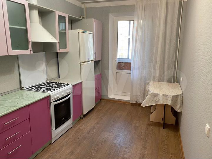 2-к. квартира, 54 м², 4/10 эт.