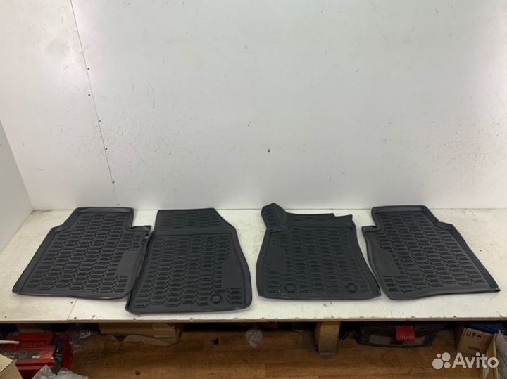 Коврики комплект Nissan Tiida C13 2014