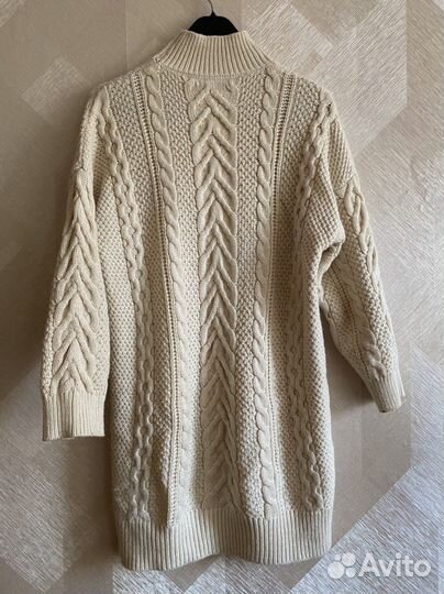 Плтаье Bershka