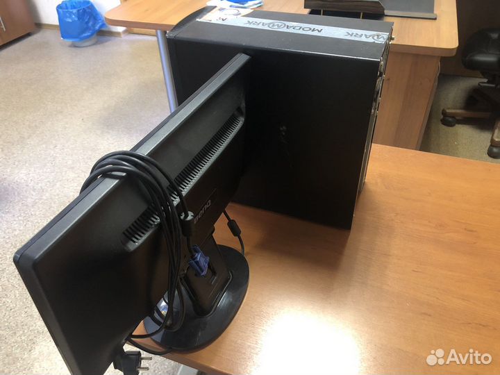 Монитор с системным блоком