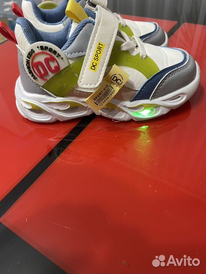 Кроссовки детские 25 размер