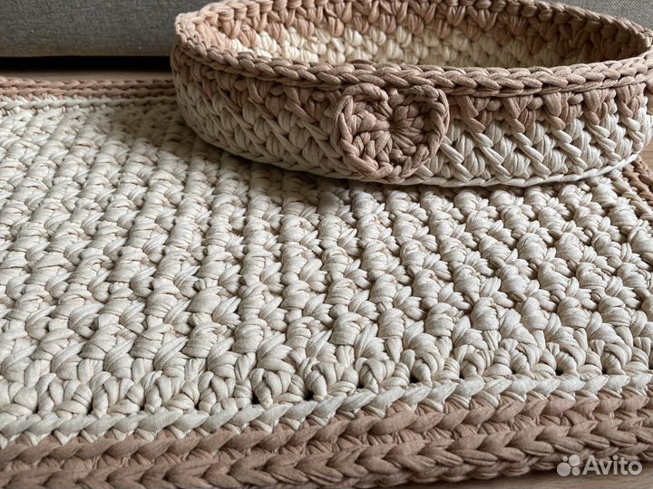 Корзина и коврик из трикотажной пряжи