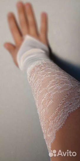 Перчатки праздничные,кружевные