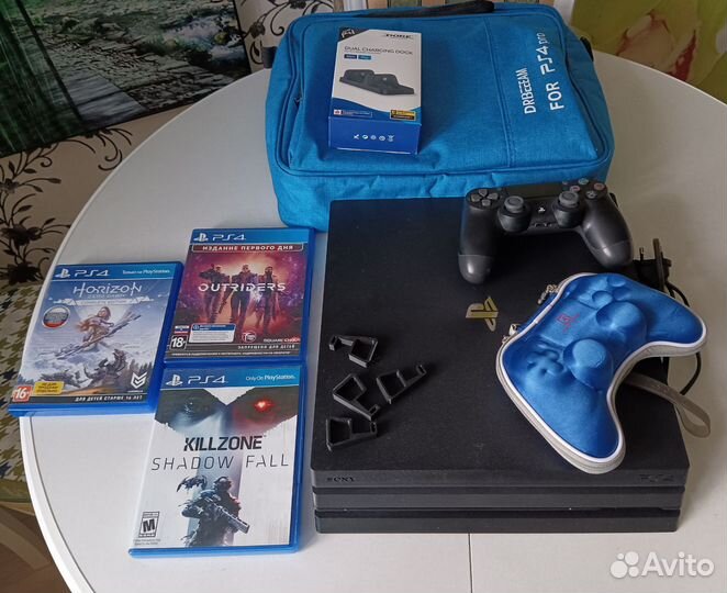 Sony PS4 pro 1tb + 11 игровых дисков