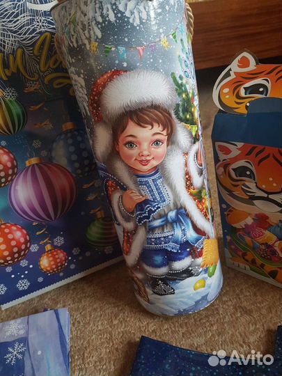 Новогодние коробки и пакеты бу