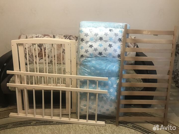 Детская кроватка