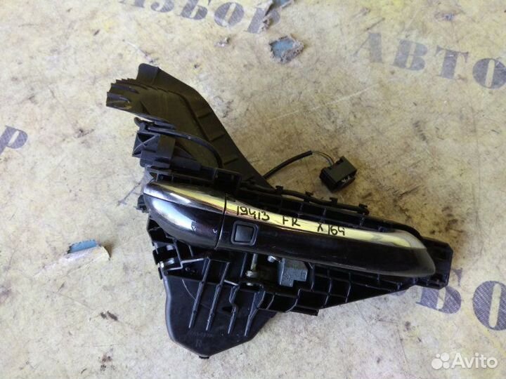 Ручка двери передней правой наружняя Mercedes Benz