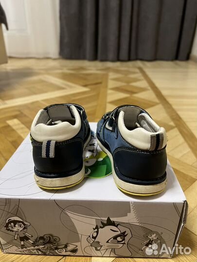 Сандалии детские для мальчиков 23